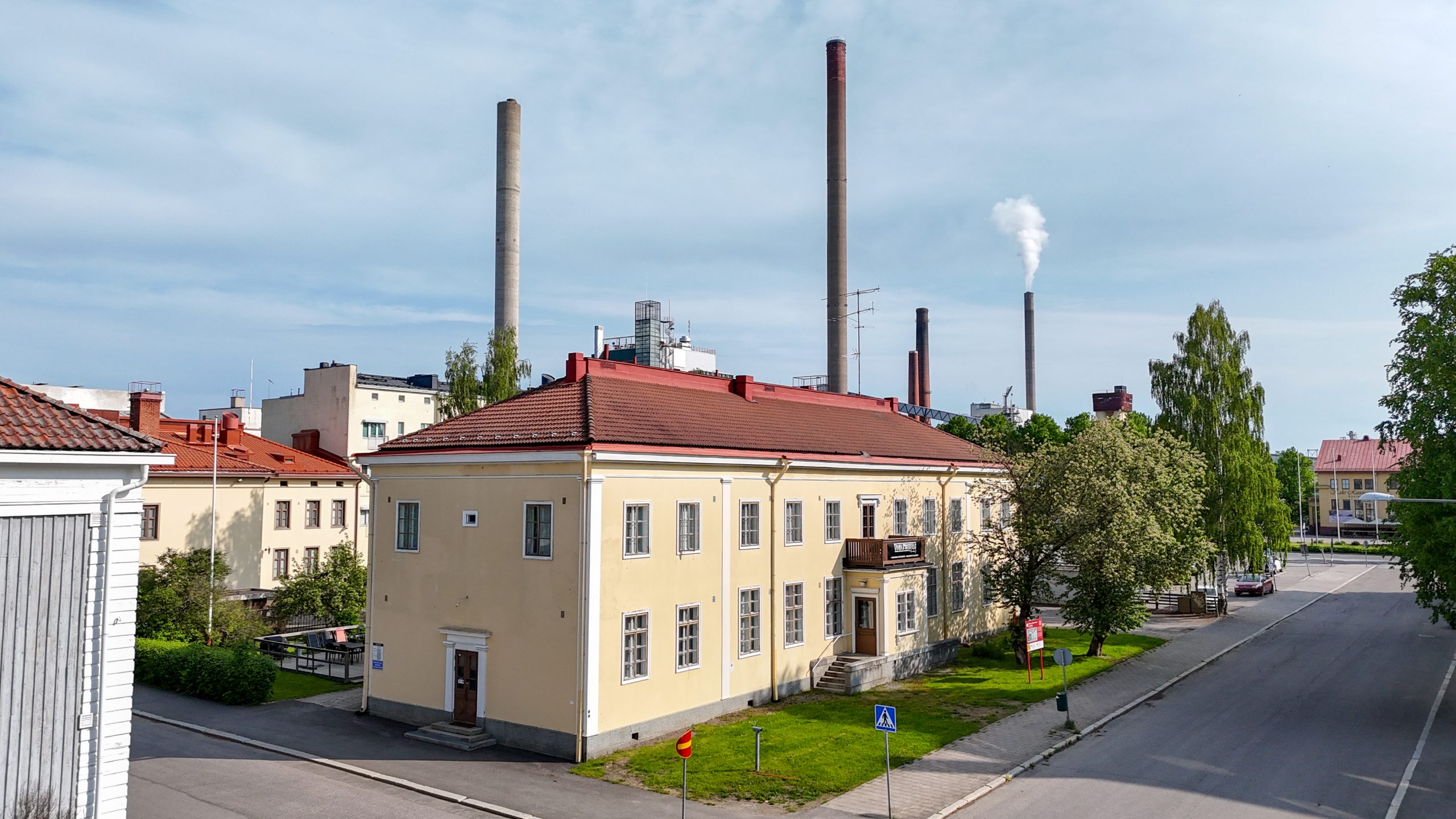 Vanha Postitalo, Wahlinkatu 8, 17 zariadených apartmánov